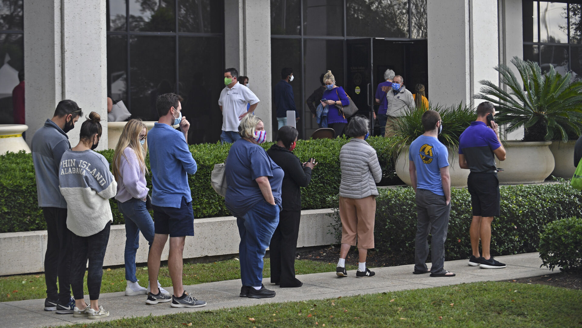 BR.earlyvoting.101720 HS 138.JPG